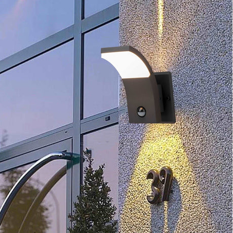 Aluminum Outdoor Wall Light