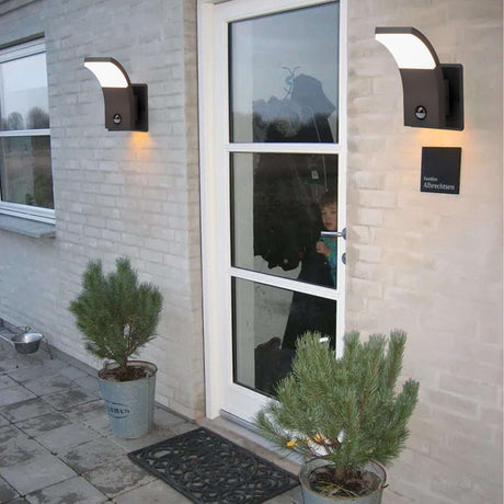 Aluminum Outdoor Wall Light