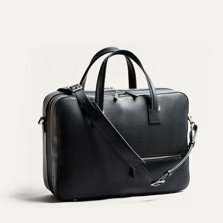 https://www.lundi-paris.com/cdn/shop/files/TIL1-sac-ordinateur-de-voyage-Tilio-en-cuir-pour-homme-10.jpg