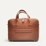 https://www.lundi-paris.com/cdn/shop/files/TIL3-sac-ordinateur-de-voyage-Tilio-en-cuir-pour-homme-cognac-13.jpg
