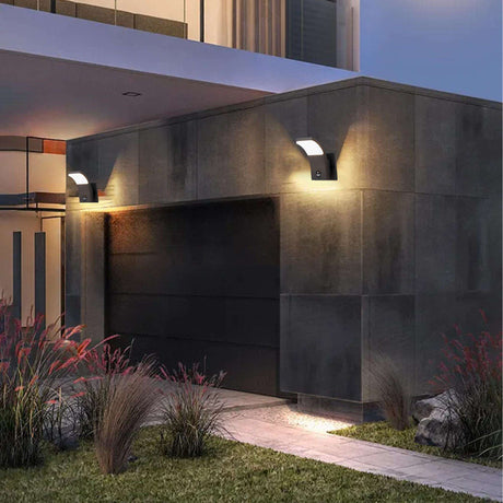 Aluminum Outdoor Wall Light